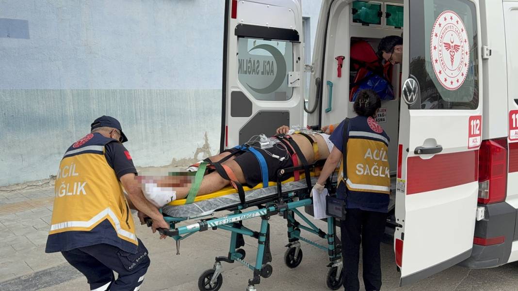Feci kazada araç hurdaya döndü: Ölü ve yaralılar var! 6